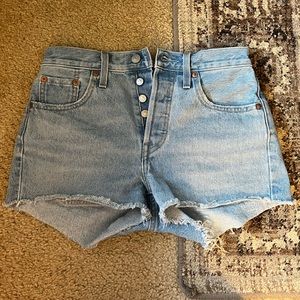 Levi’s shorts